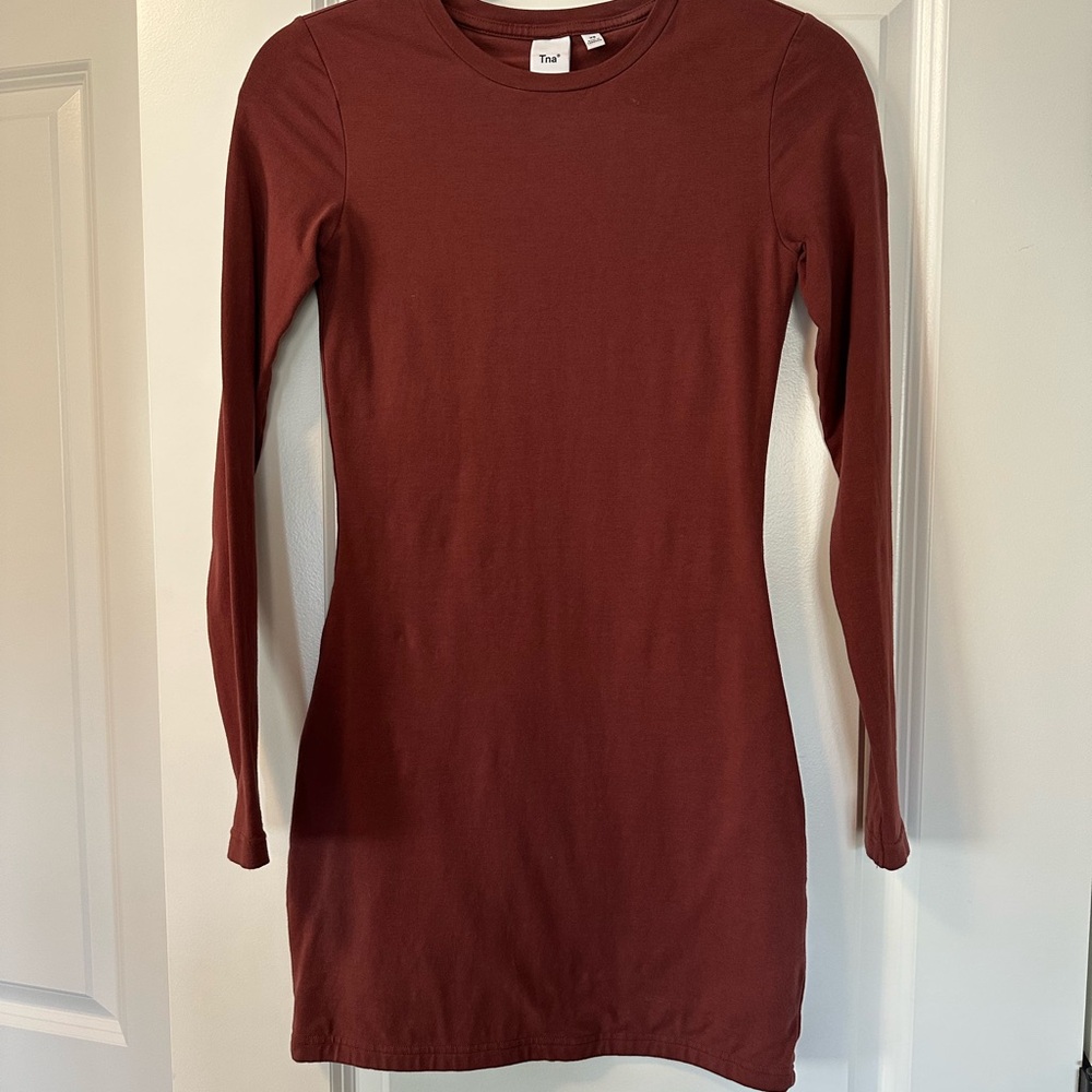 Aritzia TNA Burgundy Long Sleeve Dress